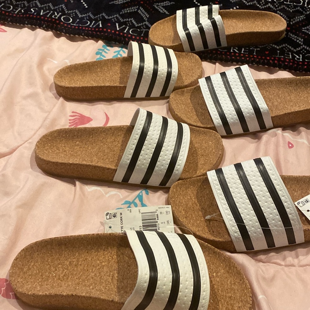 🌟Adilette sandals🤎🤍🖤